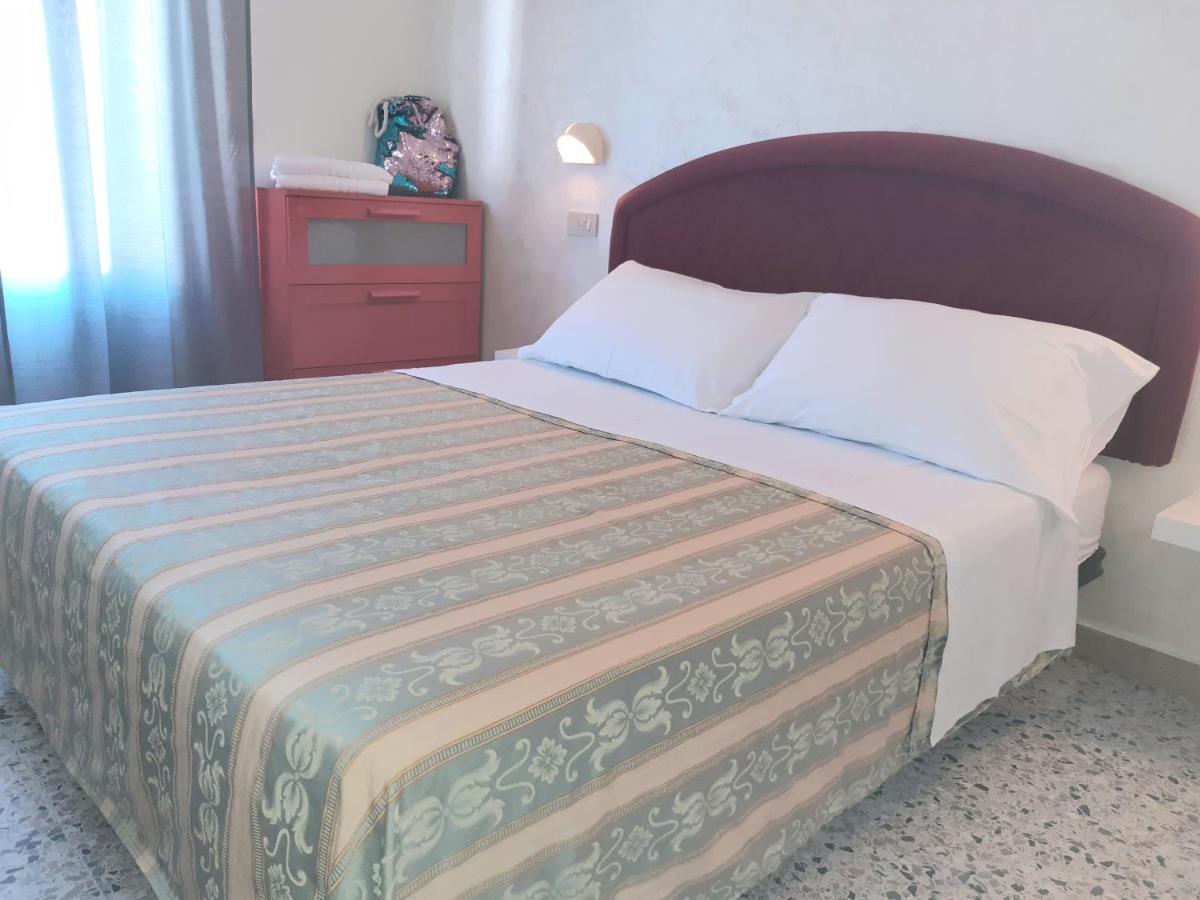 Hotel Raul Riccione Buitenkant foto