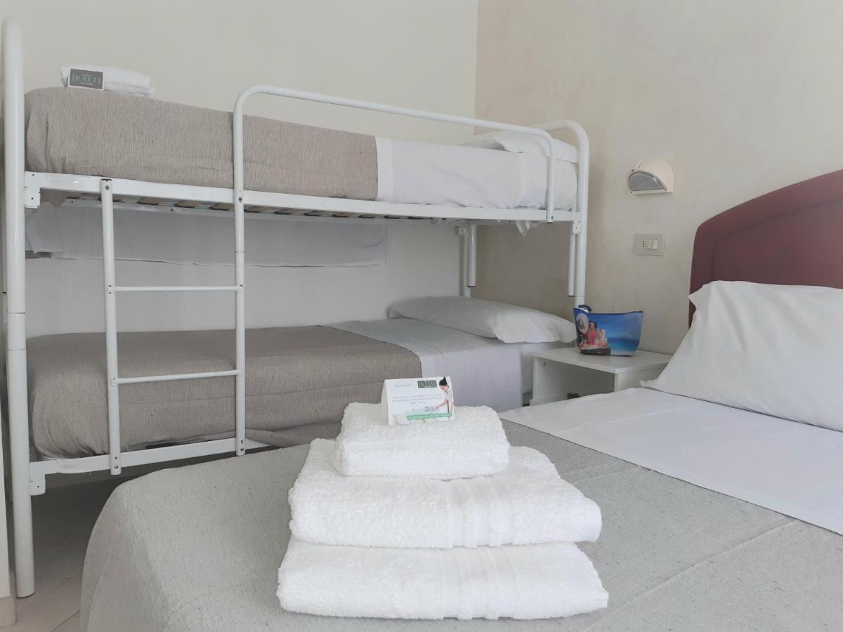 Hotel Raul Riccione Buitenkant foto