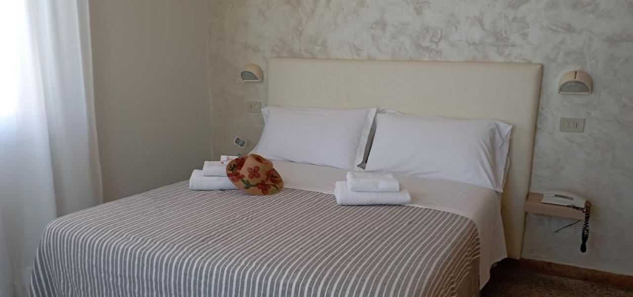 Hotel Raul Riccione Buitenkant foto