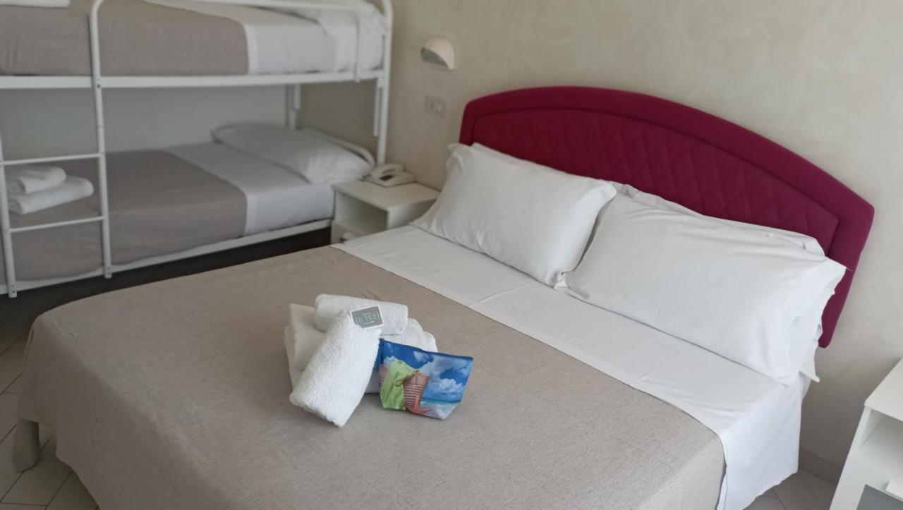 Hotel Raul Riccione Buitenkant foto