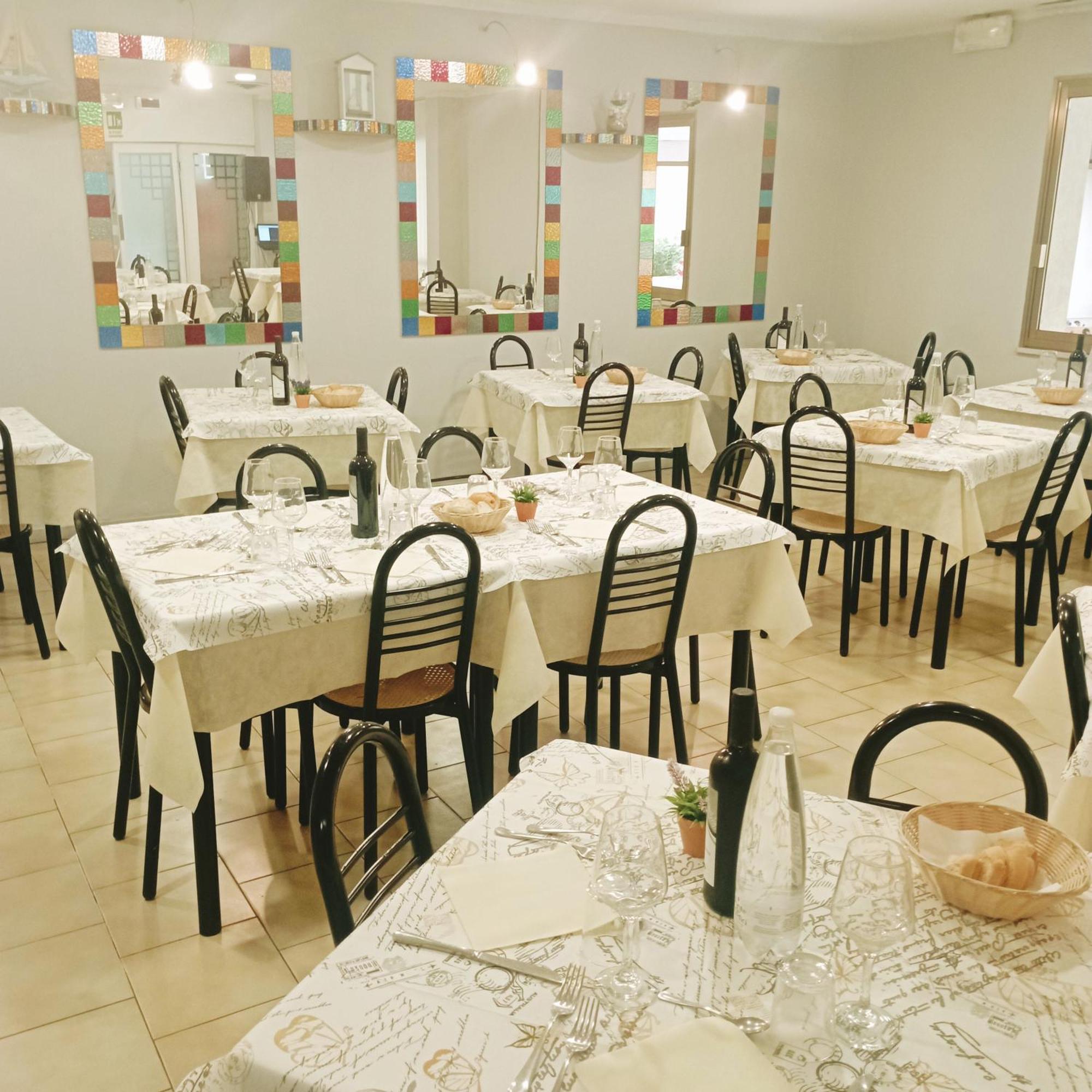 Hotel Raul Riccione Buitenkant foto